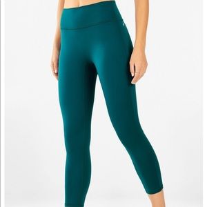 Fabletics Trinity High-Waisted Pocket Capri